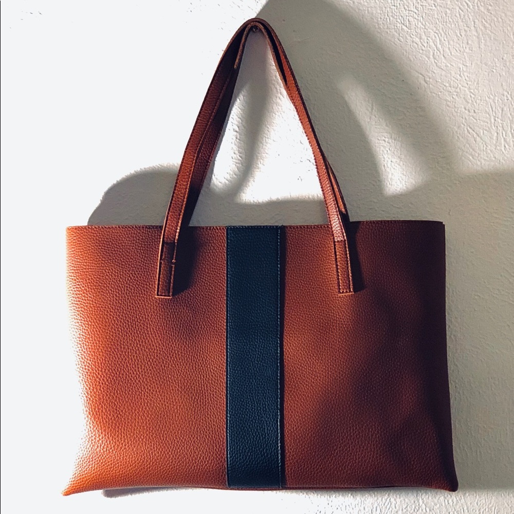 ♦️SOLD♦️Vince Camuto luck tote